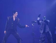 世界杯竞彩-宇樹(shù)科技人(rén)形机器人(rén)给王力宏(hóng)伴舞，并完成(chéng)高难度(dù)“韦伯斯特”空繙(fān)